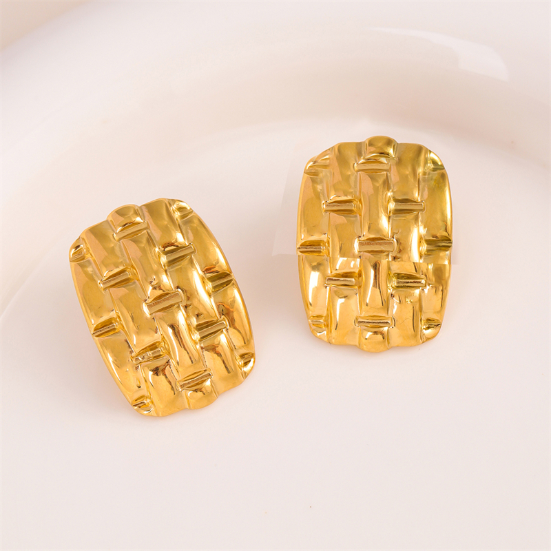 1 Pair Retro Simple Style Plaid Rectangle Plating 201 Stainless Steel 18K Gold Plated Ear Studs display picture 1