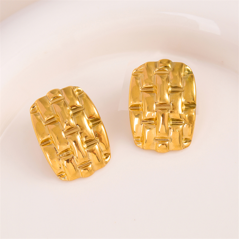 1 Paire Rétro Style Simple Plaid Rectangle Placage Acier Inoxydable 201 Plaqué Or 18K Boucles D'Oreilles display picture 1