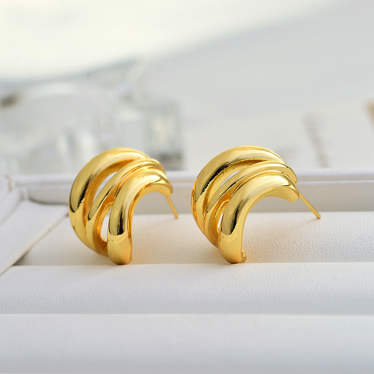 Wholesale Jewelry Simple Style Geometric Copper Alloy Plating Ear Studs display picture 2