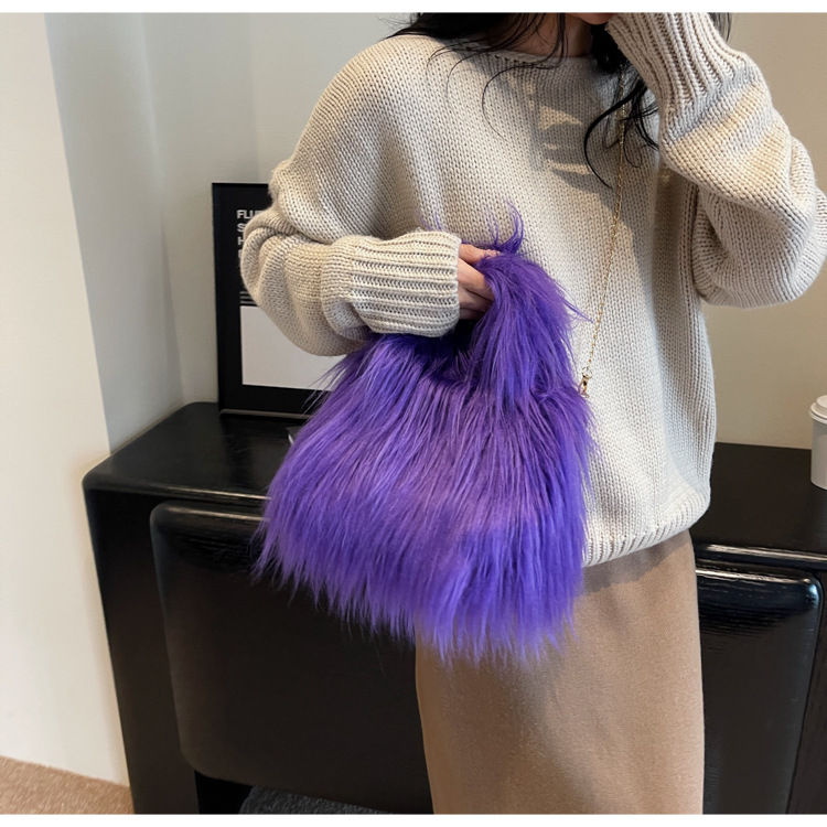Women's Small Autumn&winter Plush Solid Color Elegant Square Flip Cover Handbag display picture 8