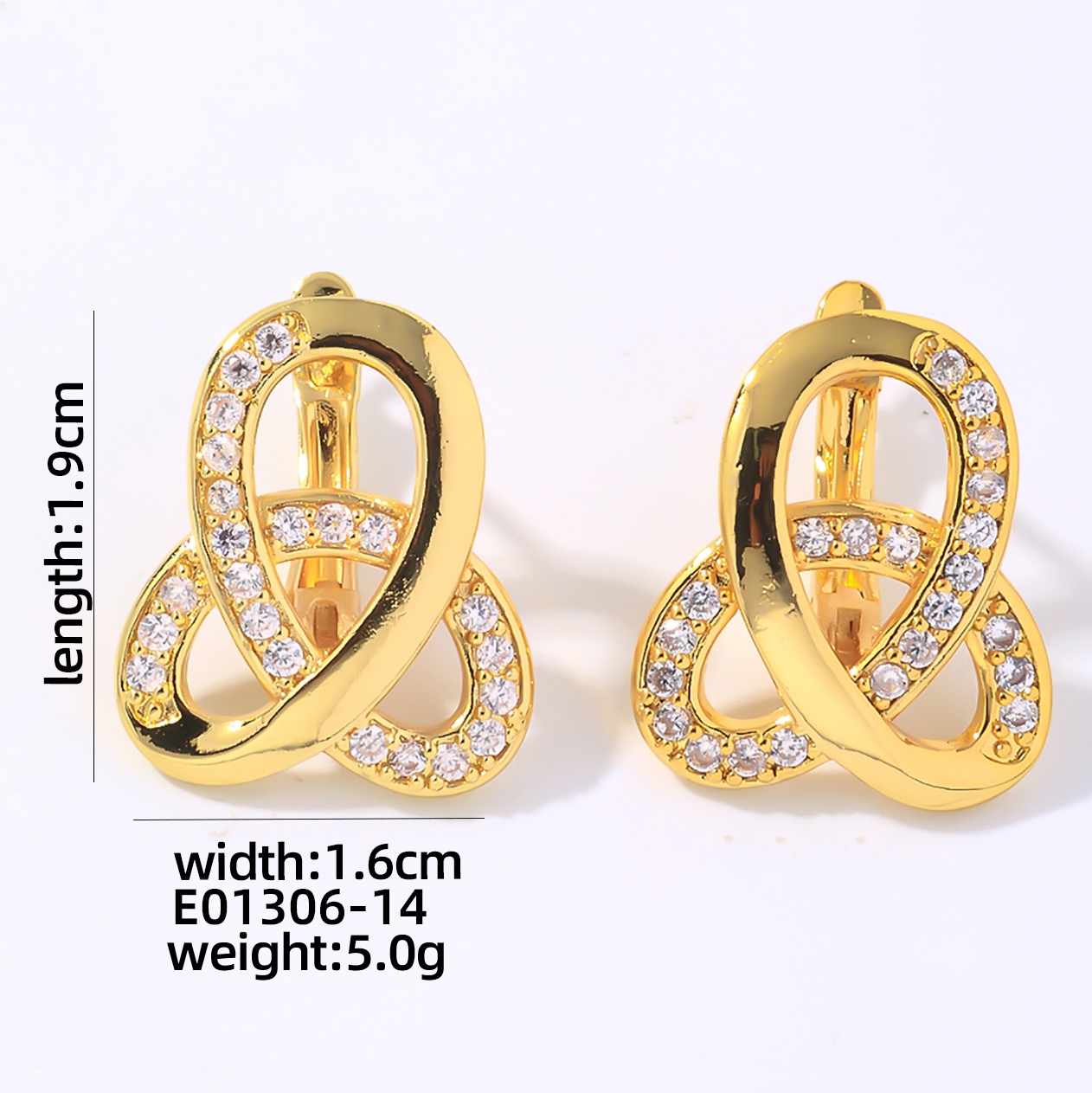 1 Paire Style Simple Brillant Triangle Placage Incruster Le Cuivre Zircon Or Blanc Plaqué Plaqué Or Boucles D'oreilles display picture 2