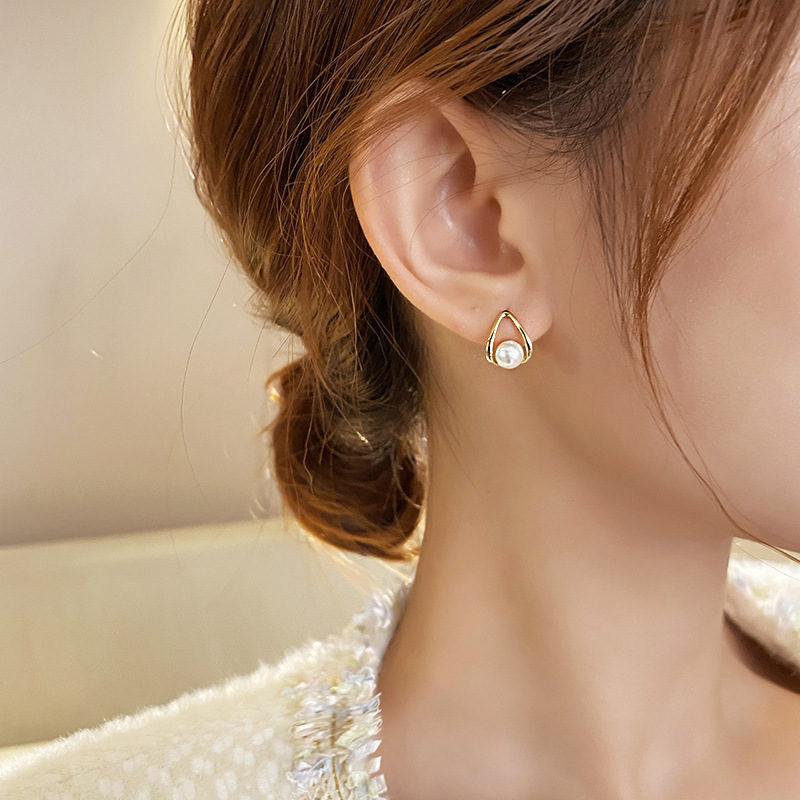 1 Paire Dame Géométrique Placage Incruster Alliage Perles Artificielles Boucles D'oreilles display picture 1