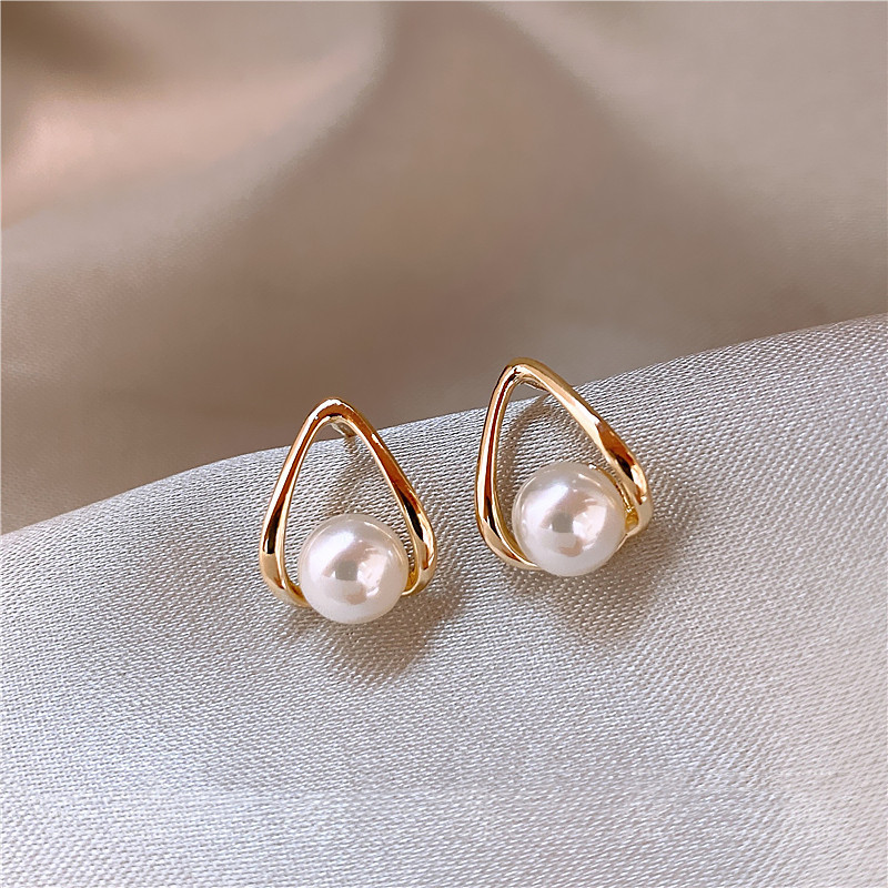 1 Pair Lady Geometric Plating Inlay Alloy Artificial Pearls Ear Studs display picture 2
