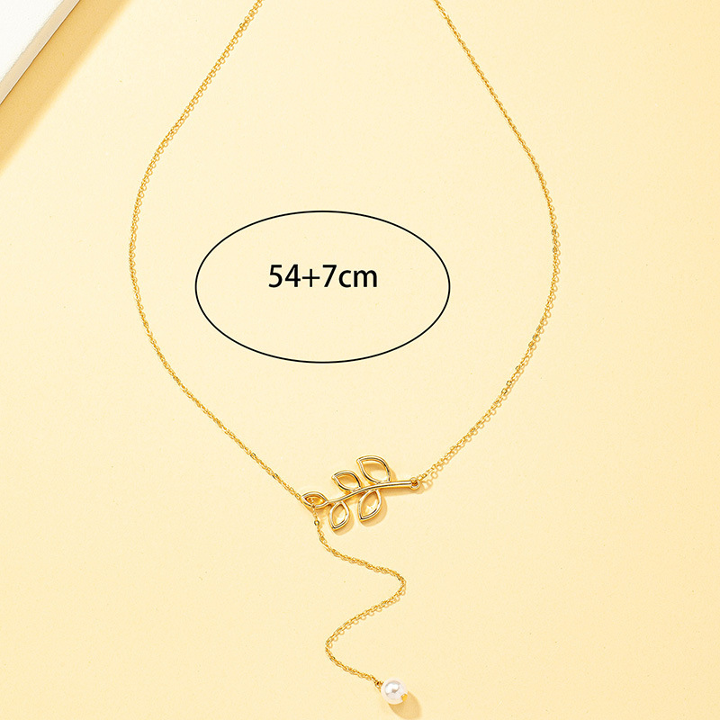 Simple Style Leaf Alloy Plating Gold Plated Women's Pendant Necklace display picture 1