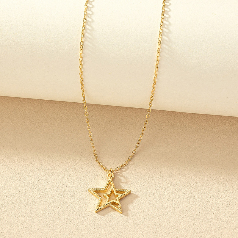 Sweet Simple Style Star Alloy Plating Gold Plated Women's Pendant Necklace display picture 3