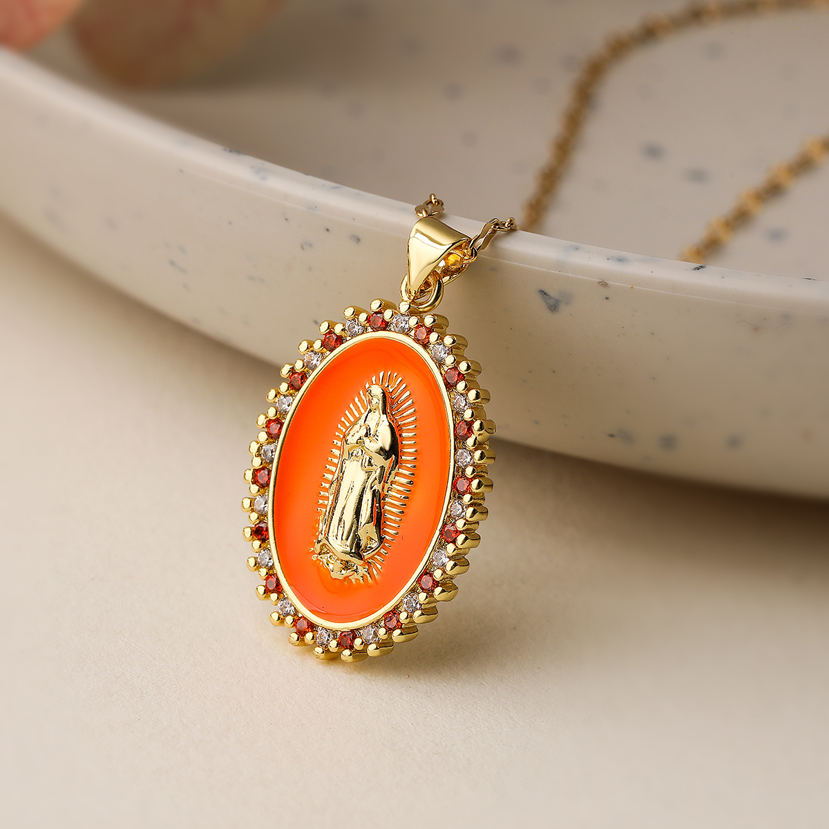 Simple Style Commute Oval Copper 18k Gold Plated Zircon Pendant Necklace In Bulk display picture 2