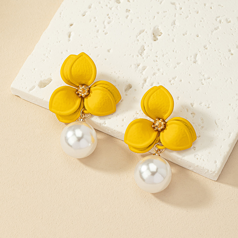 1 Pair Retro Commute Flower Inlay Alloy Pearl Drop Earrings display picture 2