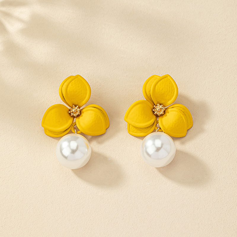 1 Pair Retro Commute Flower Inlay Alloy Pearl Drop Earrings display picture 4