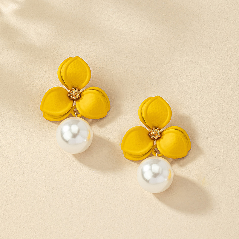 1 Pair Retro Commute Flower Inlay Alloy Pearl Drop Earrings display picture 5