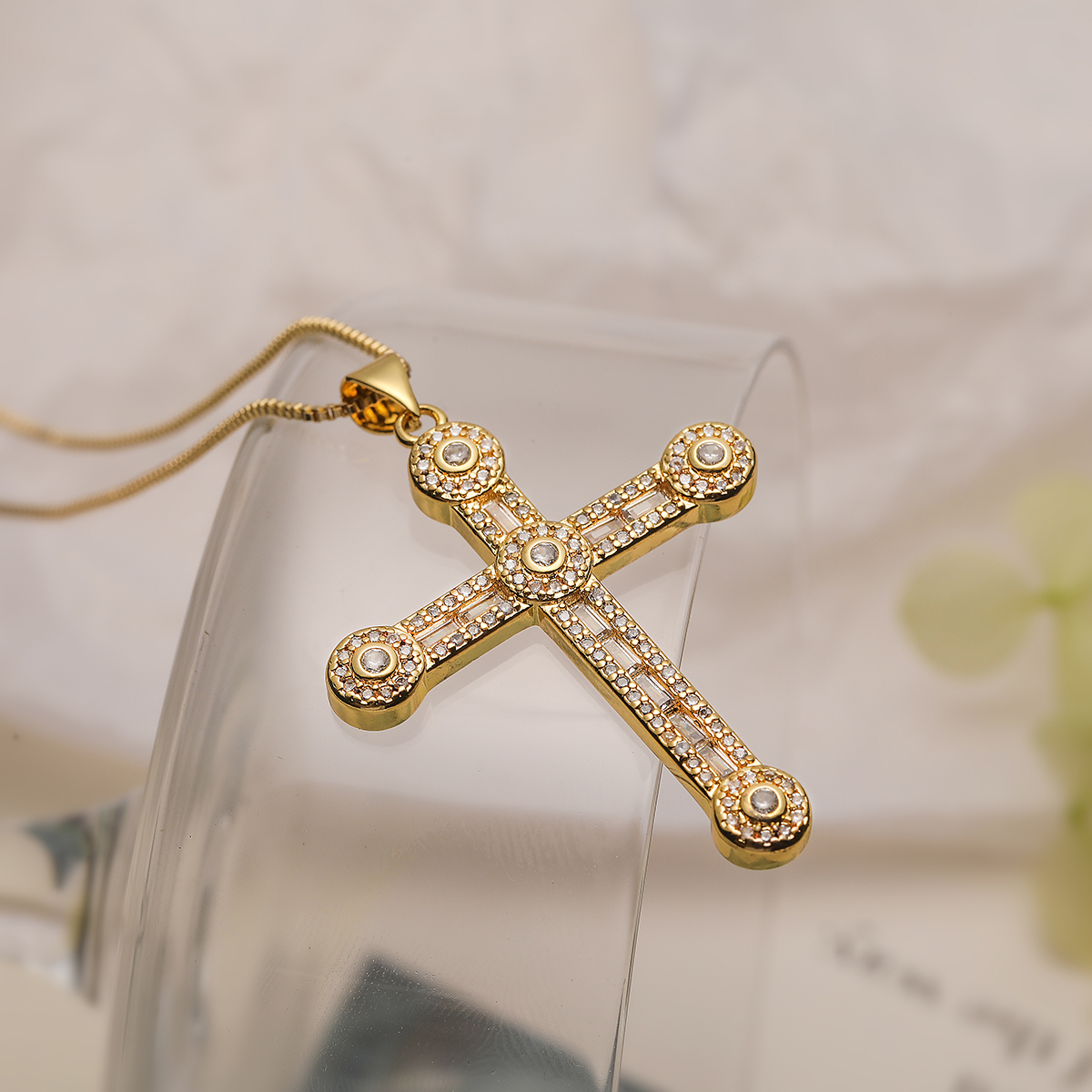 Simple Style Commute Cross Copper Plating Inlay Zircon 18k Gold Plated Pendant Necklace display picture 5