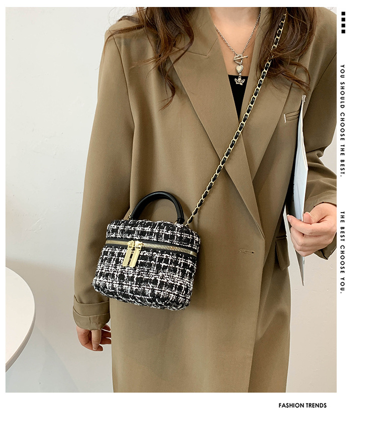 Women's All Seasons Pu Leather Woven Material Plaid Elegant Square Zipper Handbag display picture 1