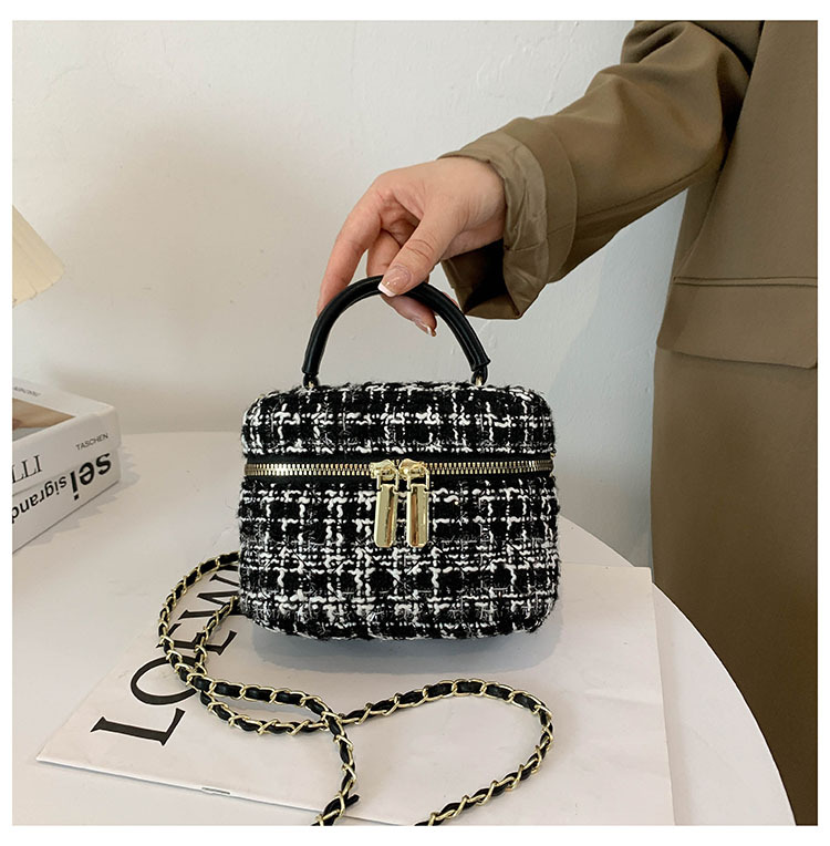 Women's All Seasons Pu Leather Woven Material Plaid Elegant Square Zipper Handbag display picture 6