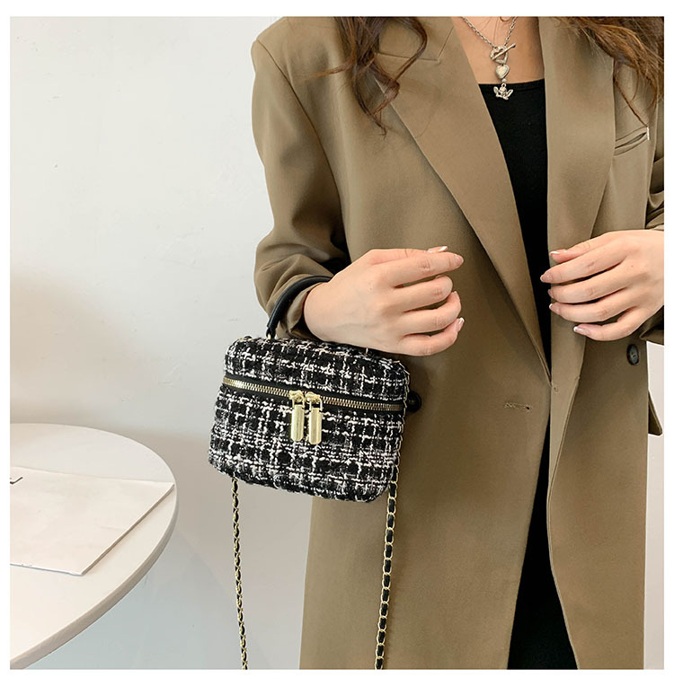Women's All Seasons Pu Leather Woven Material Plaid Elegant Square Zipper Handbag display picture 7