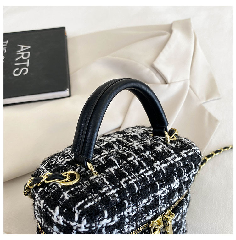 Women's All Seasons Pu Leather Woven Material Plaid Elegant Square Zipper Handbag display picture 8