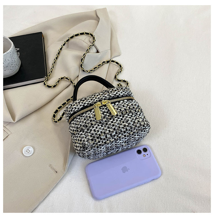 Women's All Seasons Pu Leather Woven Material Plaid Elegant Square Zipper Handbag display picture 10