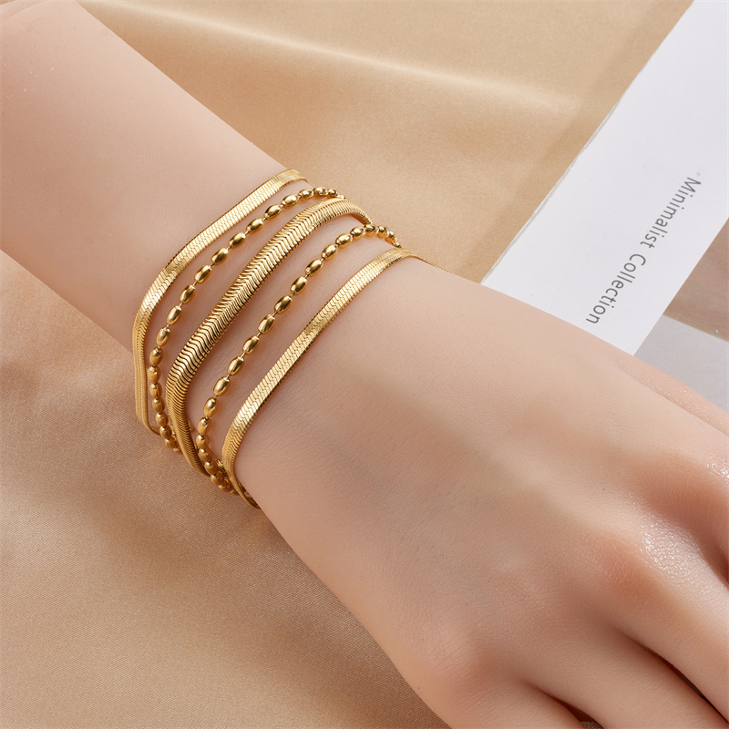 Retro Solid Color Titanium Steel Plating Chain 18k Gold Plated Bracelets display picture 6