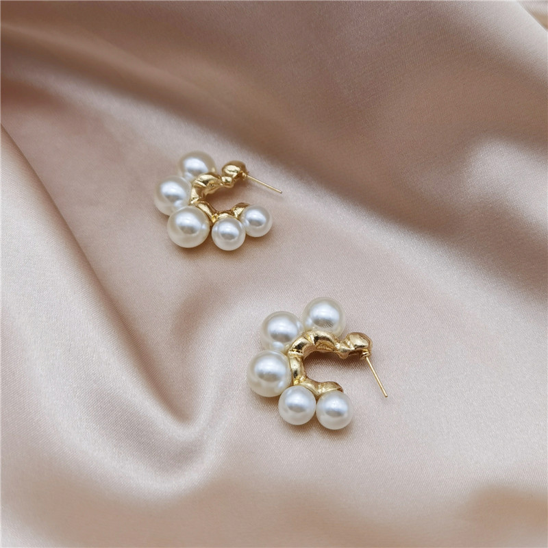 Wholesale Jewelry Elegant Simple Style Classic Style Geometric Imitation Pearl Alloy Ear Studs display picture 3