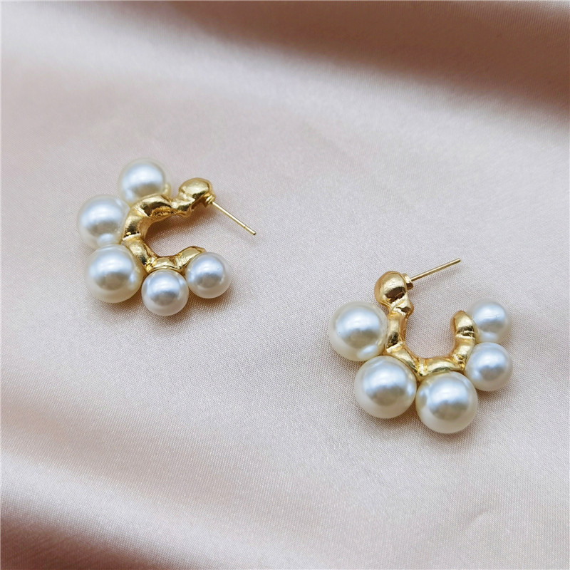 Wholesale Jewelry Elegant Simple Style Classic Style Geometric Imitation Pearl Alloy Ear Studs display picture 4