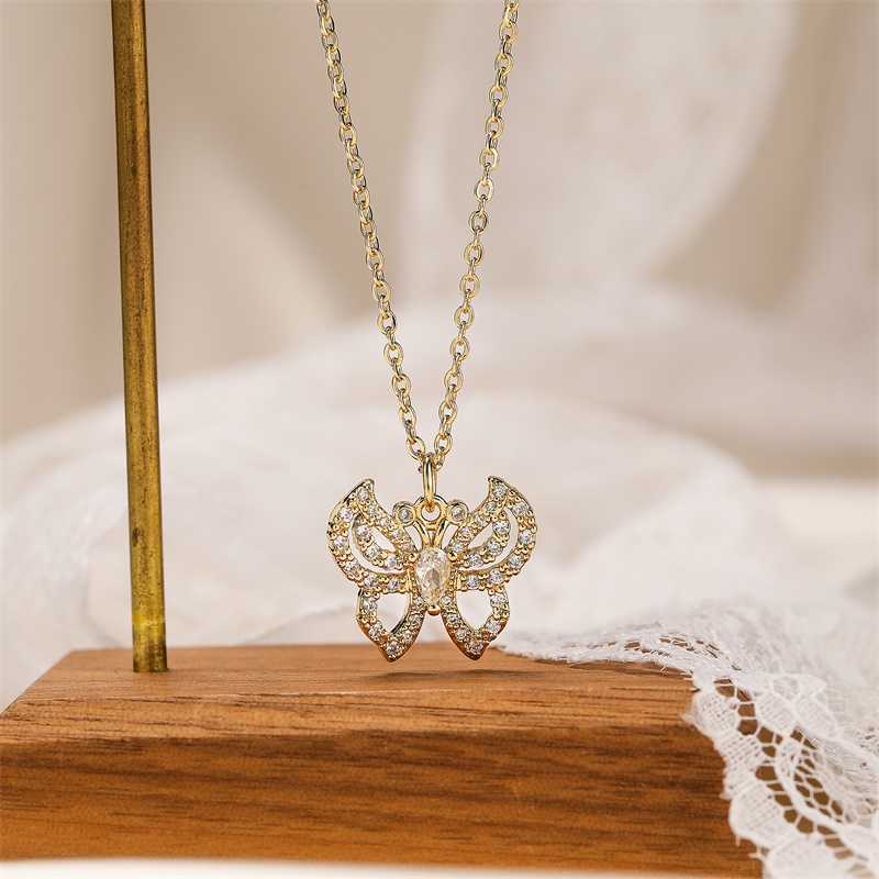 Einfacher Stil Libelle Kupfer Überzug Inlay Zirkon Vergoldet Halskette Mit Anhänger display picture 5