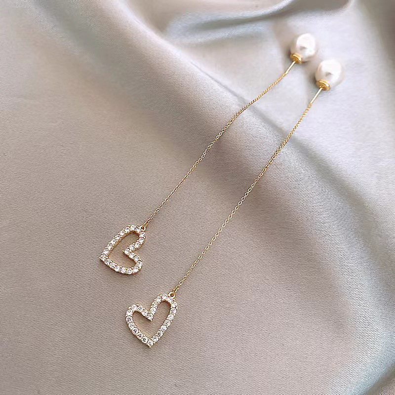 1 Pair Elegant Heart Shape Butterfly Bow Knot Tassel Plating Inlay Alloy Rhinestones 24k Gold Plated Ear Hook display picture 7