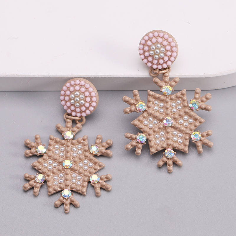 1 Piece Nordic Style Streetwear Snowflake Inlay Alloy Beads Gold Plated Drop Earrings display picture 5