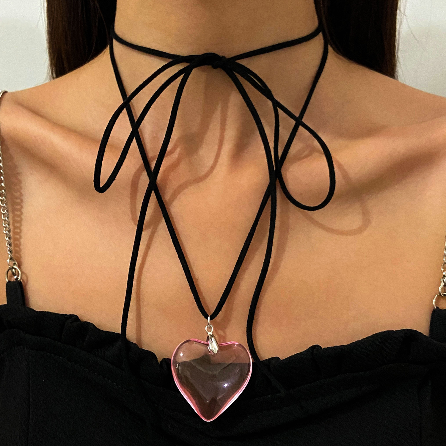 Retro Simple Style Heart Shape Mixed Materials Women's Pendant Necklace display picture 5