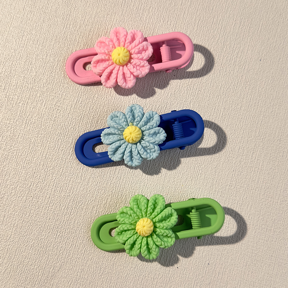 Cute Flower Alloy Stoving Varnish Hair Clip display picture 2