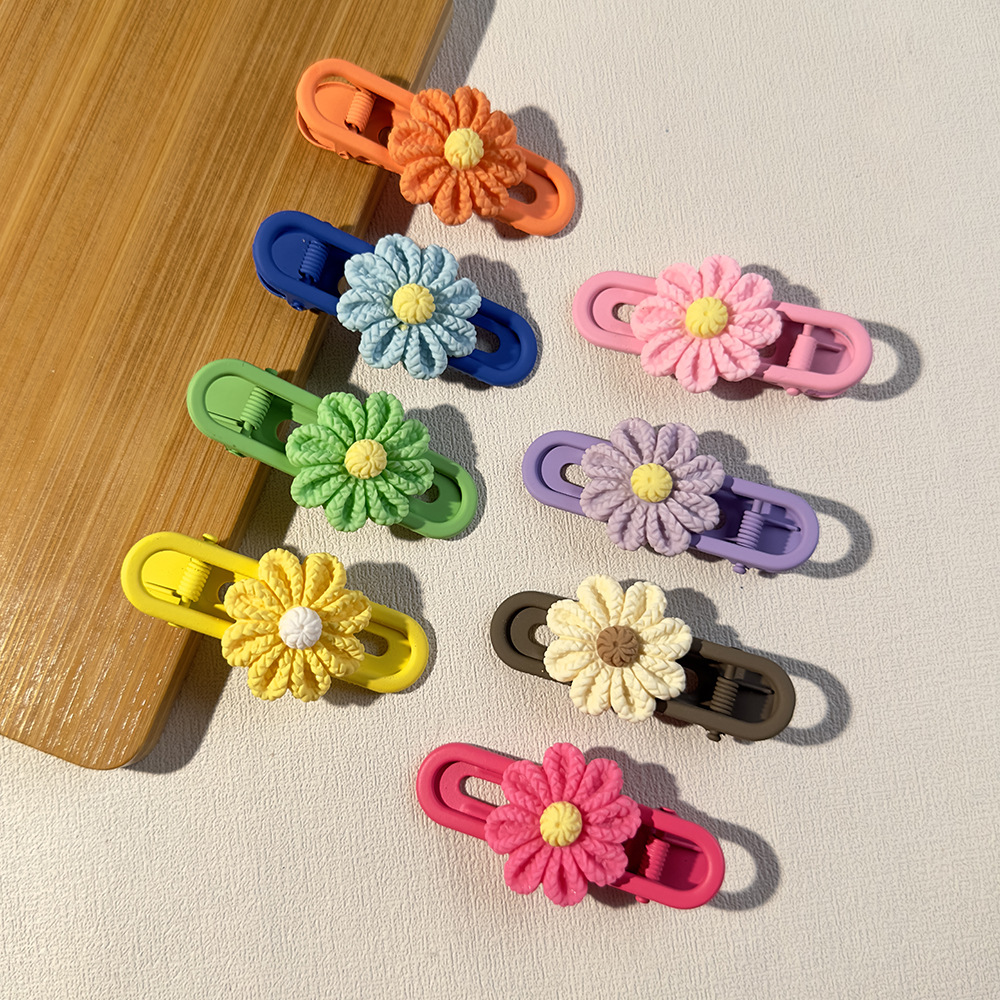 Cute Flower Alloy Stoving Varnish Hair Clip display picture 3