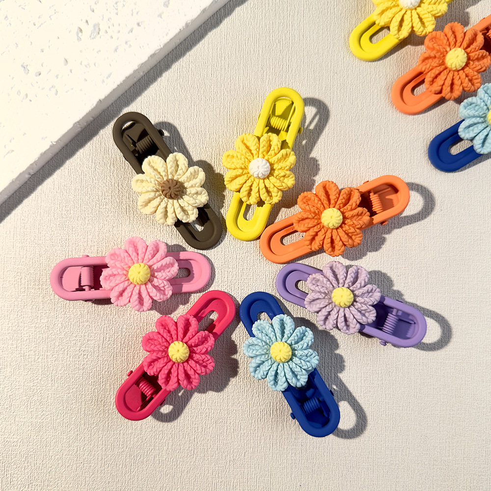 Cute Flower Alloy Stoving Varnish Hair Clip display picture 4