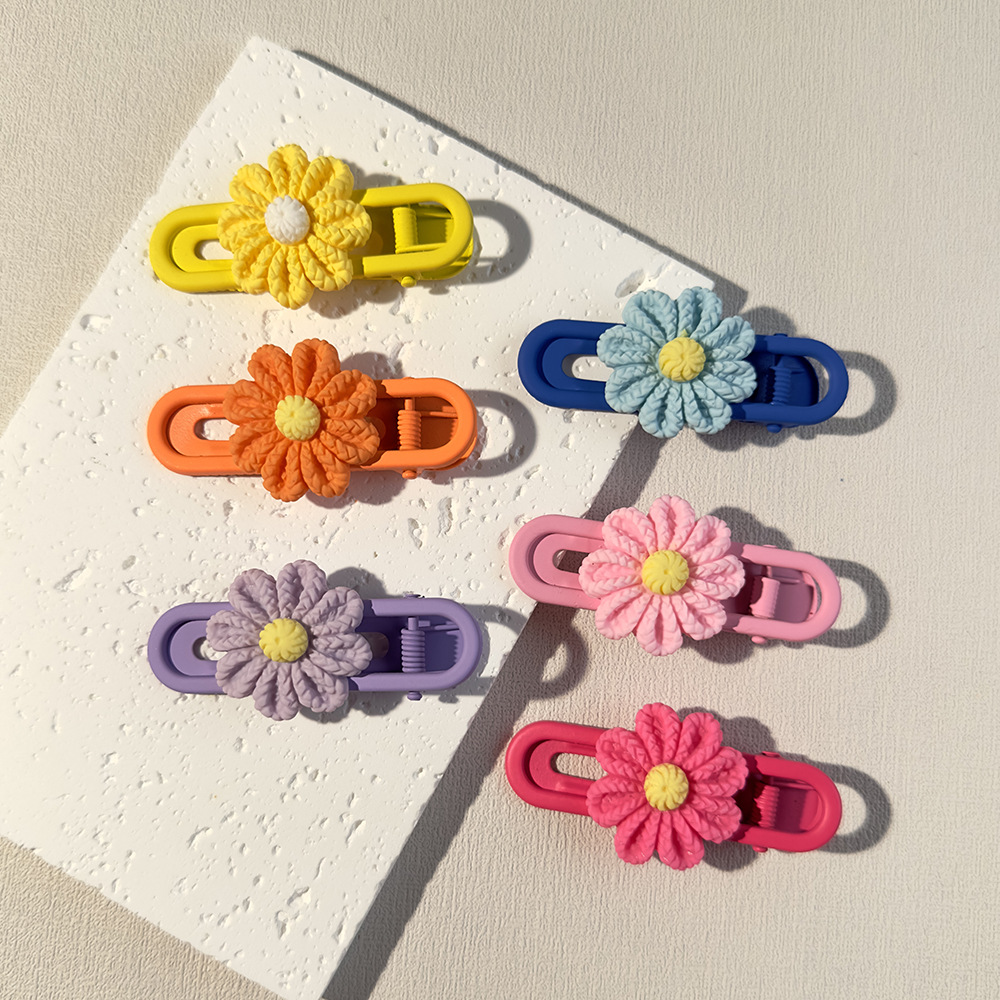 Cute Flower Alloy Stoving Varnish Hair Clip display picture 5