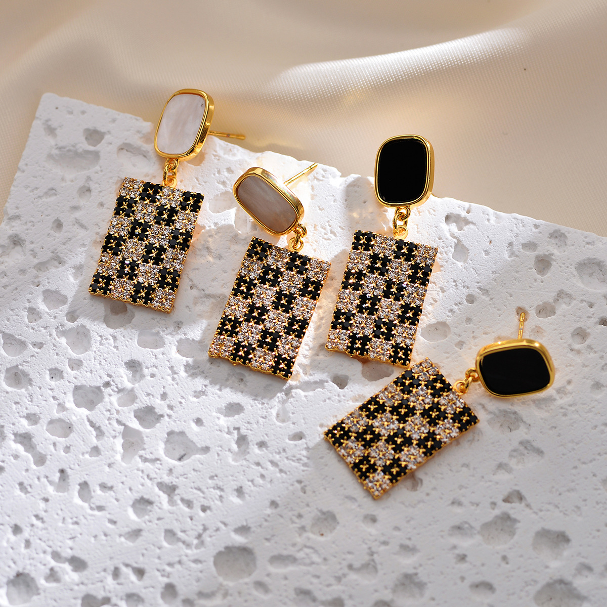 1 Pair Simple Style Rectangle Plating Inlay Copper Zircon Gold Plated Drop Earrings display picture 5