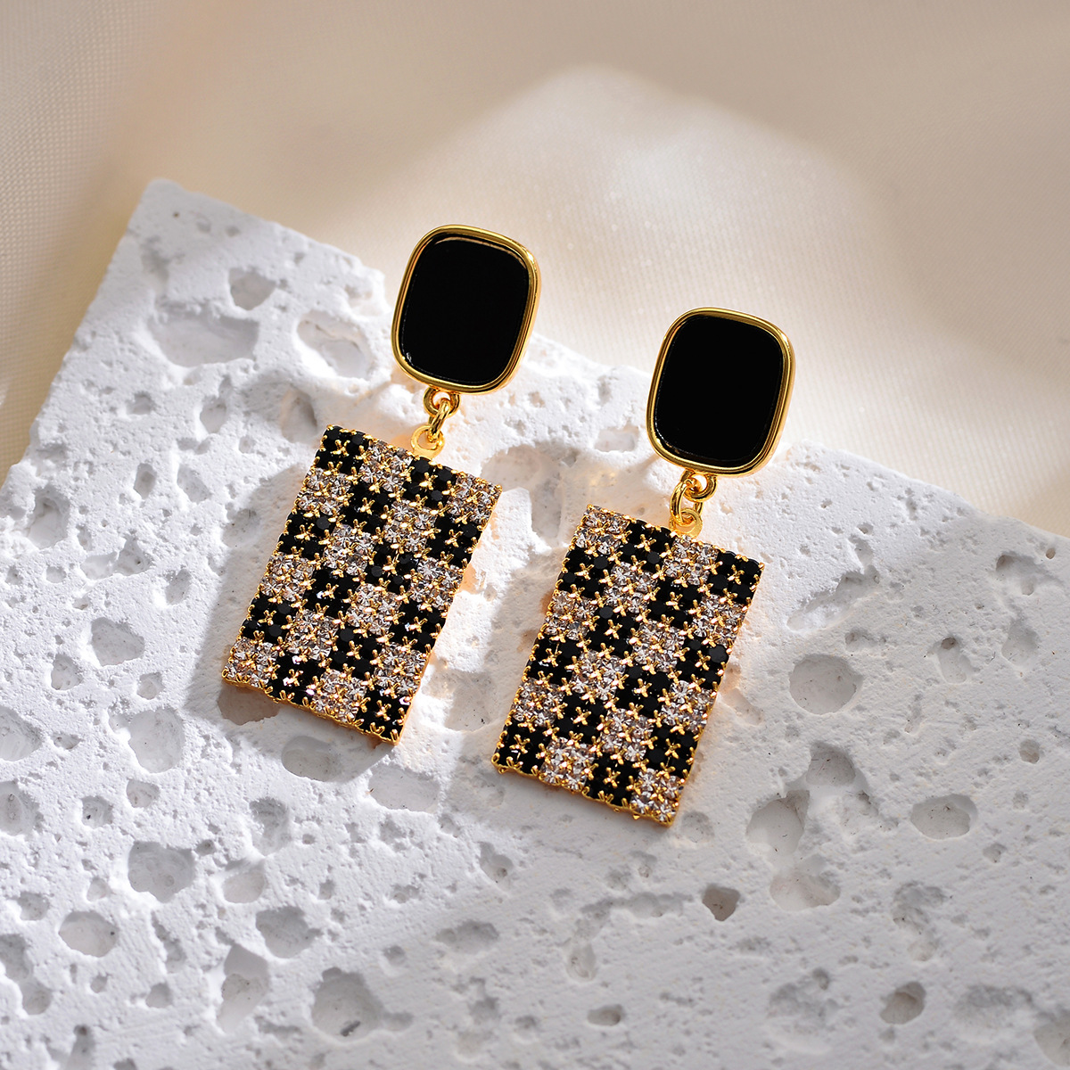 1 Pair Simple Style Rectangle Plating Inlay Copper Zircon Gold Plated Drop Earrings display picture 6