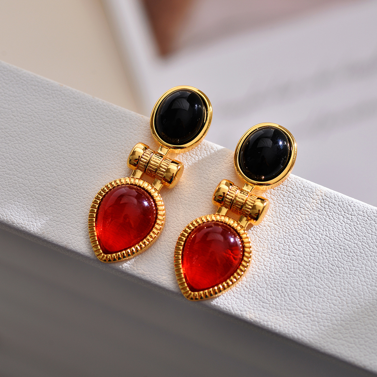1 Pair Elegant Classical Vintage Style Water Droplets Inlay Copper Agate Drop Earrings display picture 5