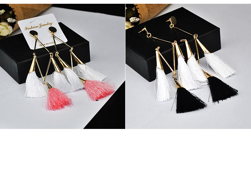 1 Pair Exaggerated Simple Style Classic Style Geometric Tassel Alloy Cotton Gold Plated Drop Earrings display picture 5
