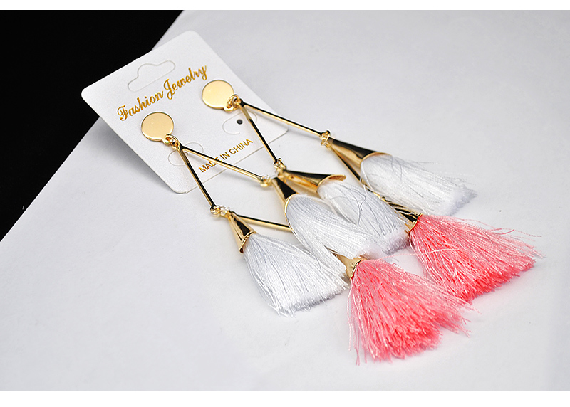 1 Pair Exaggerated Simple Style Classic Style Geometric Tassel Alloy Cotton Gold Plated Drop Earrings display picture 6