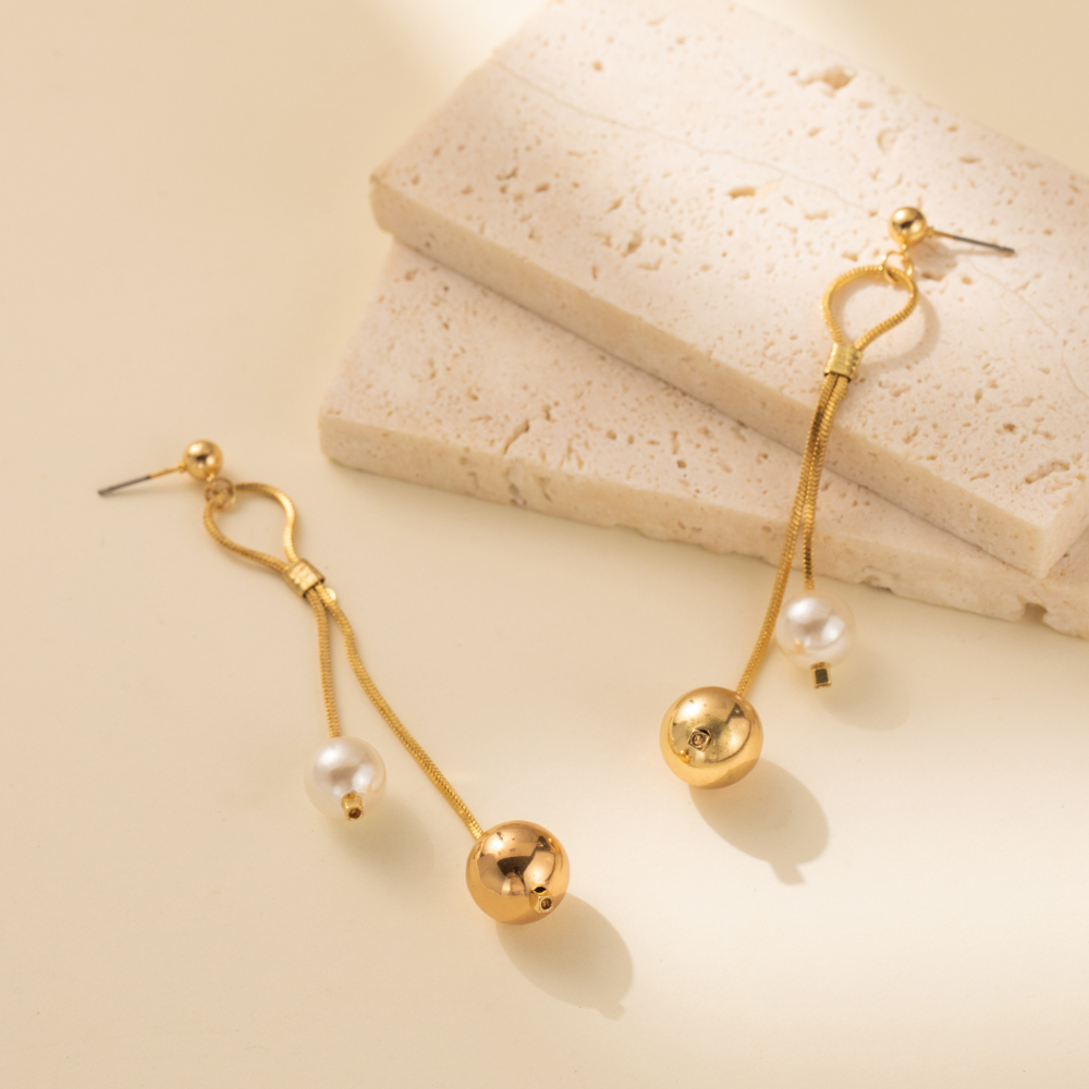 1 Pair Retro Simple Style Geometric Plating Imitation Pearl Copper Drop Earrings display picture 2