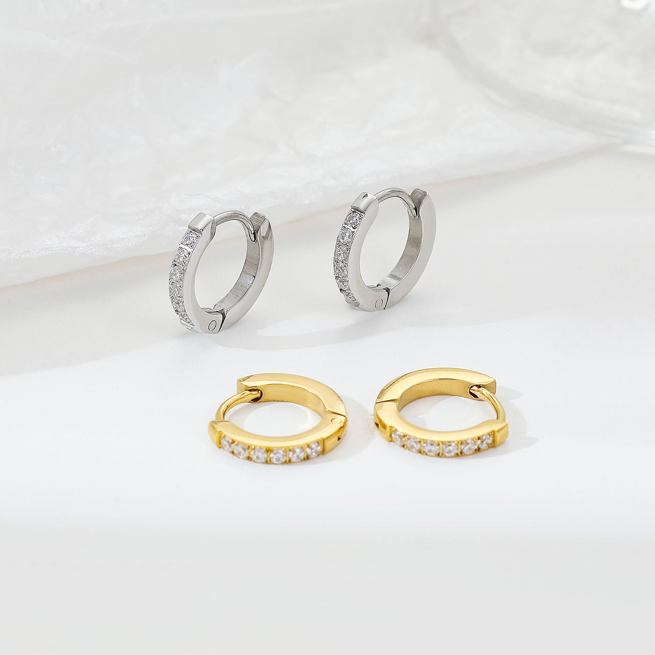 1 Pair Elegant Simple Style Solid Color Inlay Stainless Steel Zircon White Gold Plated Gold Plated Hoop Earrings display picture 5