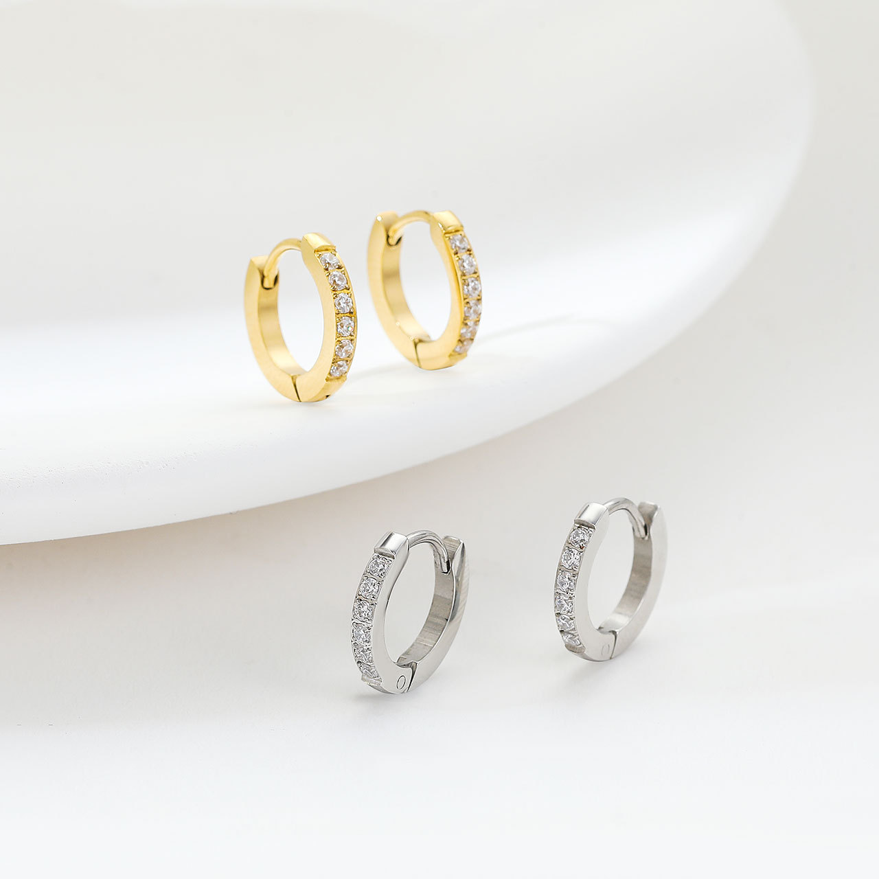 1 Pair Elegant Simple Style Solid Color Inlay Stainless Steel Zircon White Gold Plated Gold Plated Hoop Earrings display picture 6