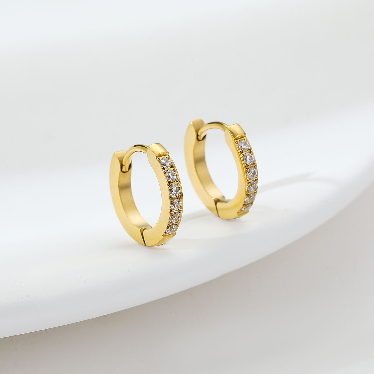 1 Pair Elegant Simple Style Solid Color Inlay Stainless Steel Zircon White Gold Plated Gold Plated Hoop Earrings display picture 3
