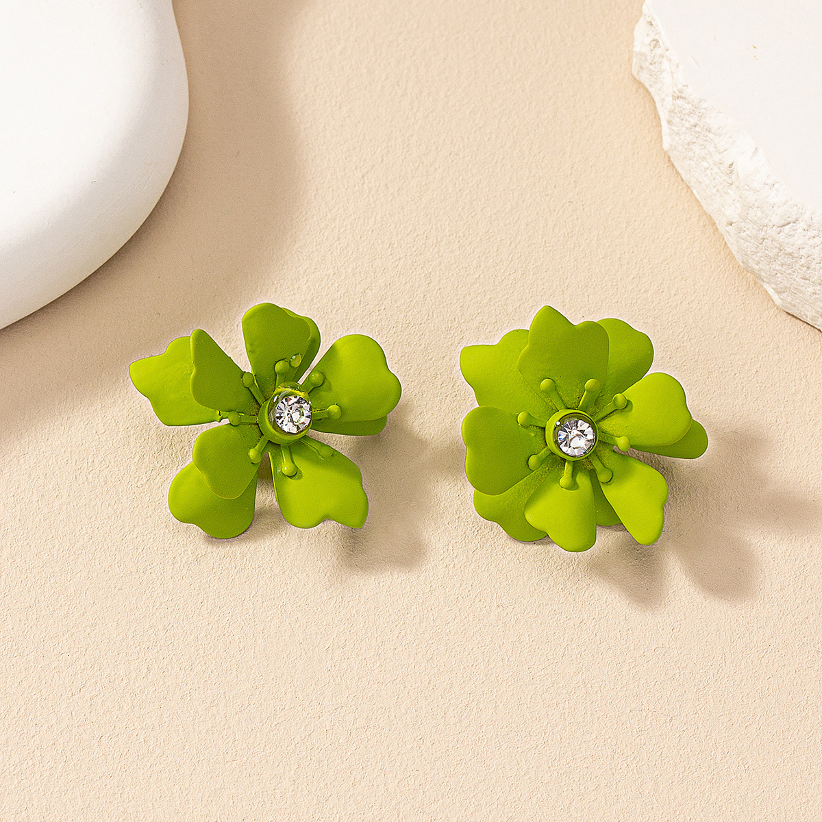 1 Pair Casual Romantic Sweet Flower Petal Floral Inlay Alloy Zircon Ear Studs display picture 21