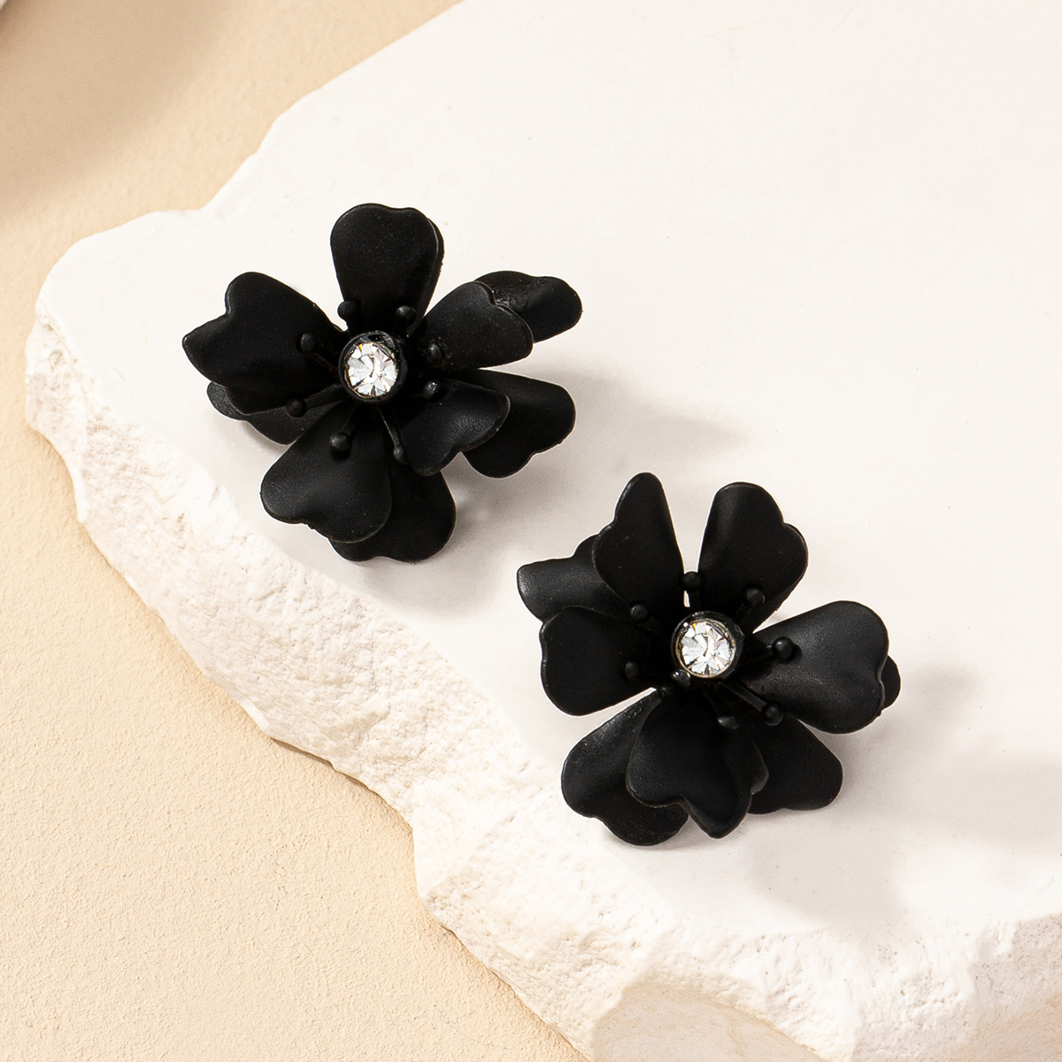 1 Pair Casual Romantic Sweet Flower Petal Floral Inlay Alloy Zircon Ear Studs display picture 16
