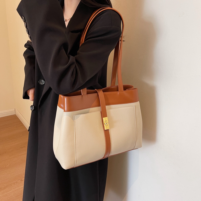 Women's All Seasons Pu Leather Color Block Vintage Style Square Zipper Shoulder Bag Underarm Bag display picture 4