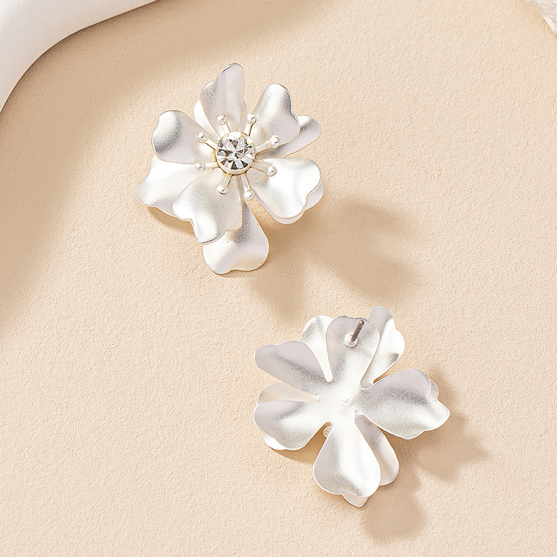 1 Pair Casual Romantic Sweet Flower Petal Floral Inlay Alloy Zircon Ear Studs display picture 4