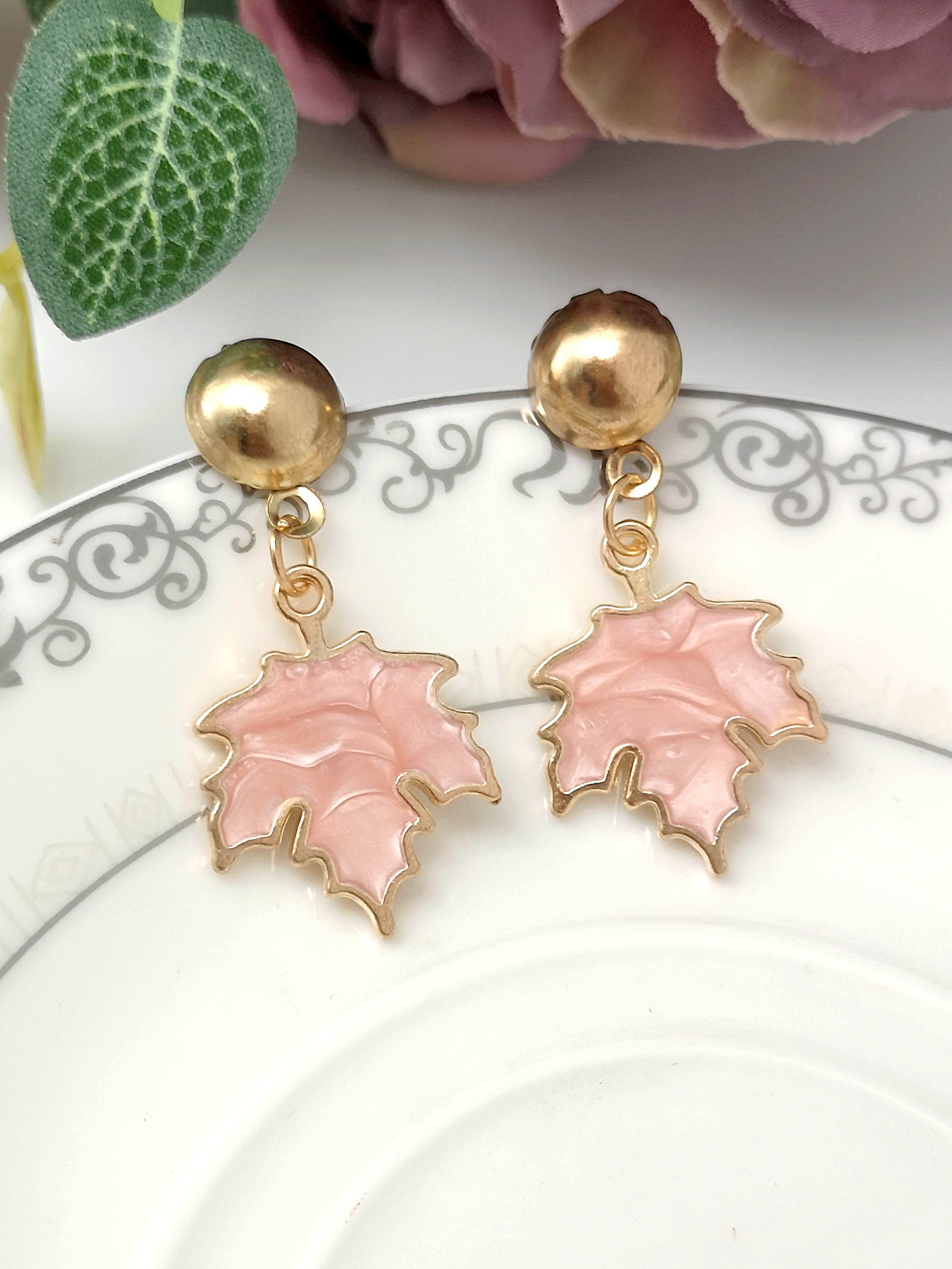 1 Pair Ig Style Cute Maple Leaf Enamel Plating Alloy Gold Plated Drop Earrings display picture 2
