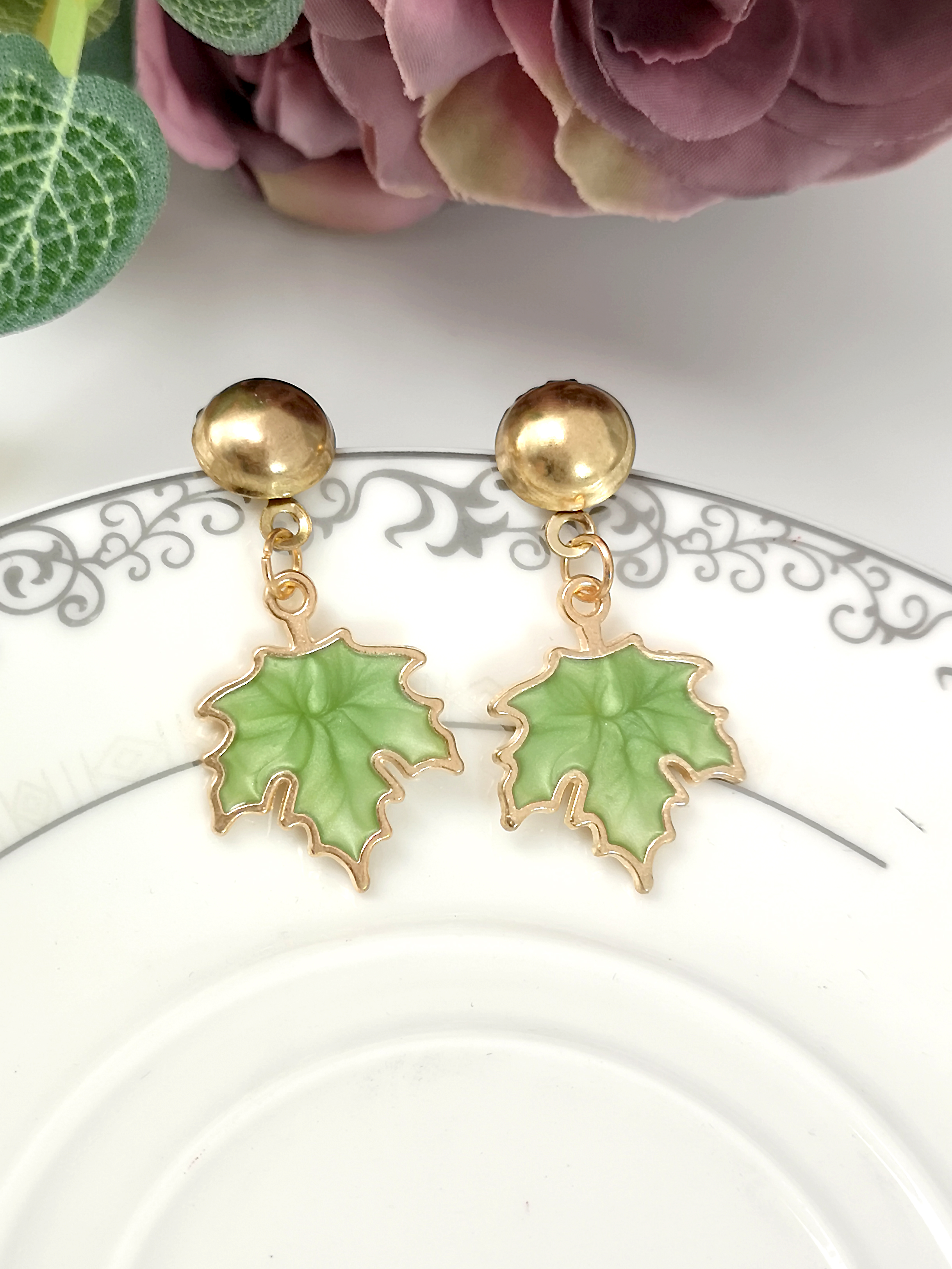 1 Pair Ig Style Cute Maple Leaf Enamel Plating Alloy Gold Plated Drop Earrings display picture 3