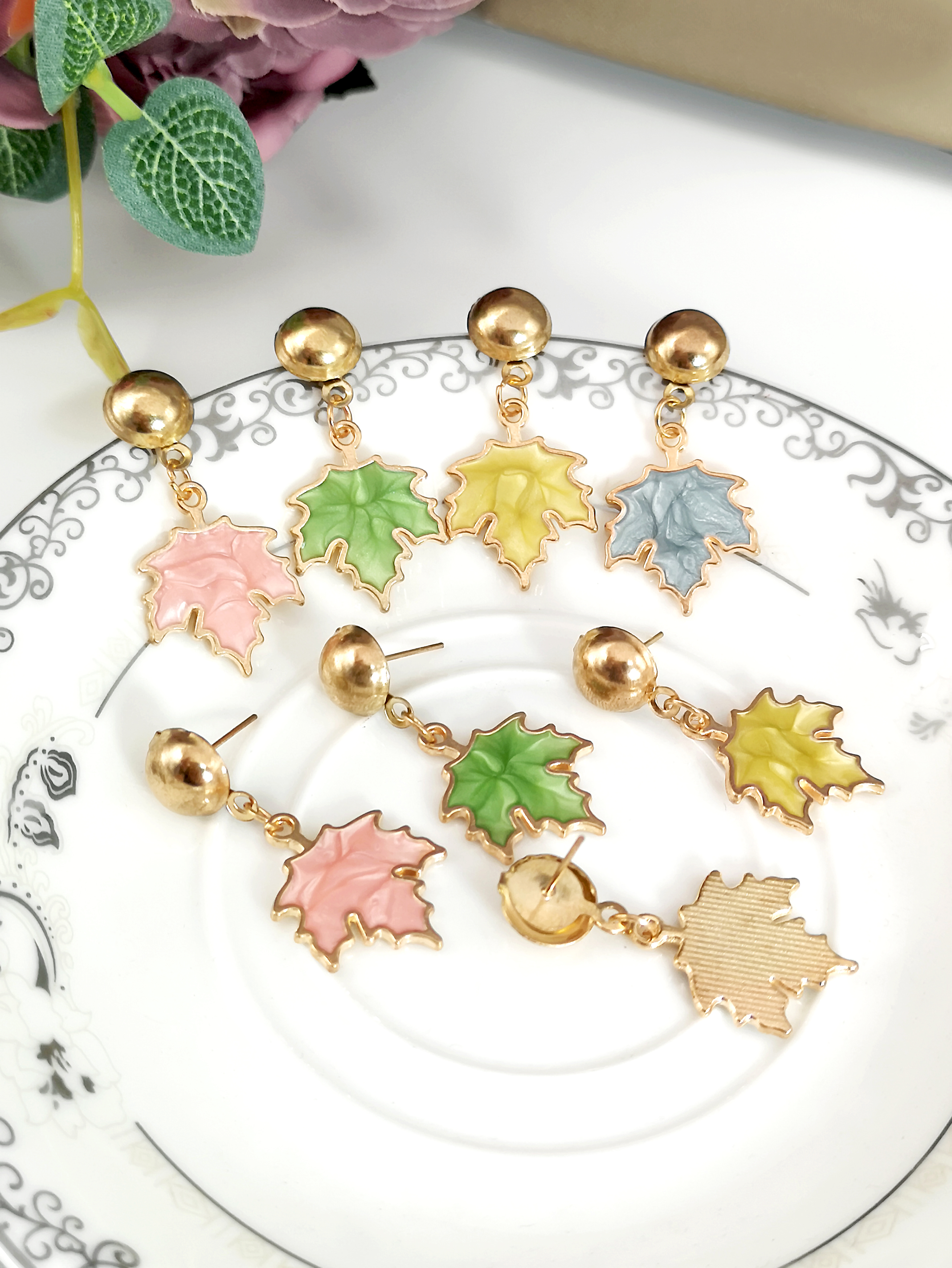 1 Pair Ig Style Cute Maple Leaf Enamel Plating Alloy Gold Plated Drop Earrings display picture 4