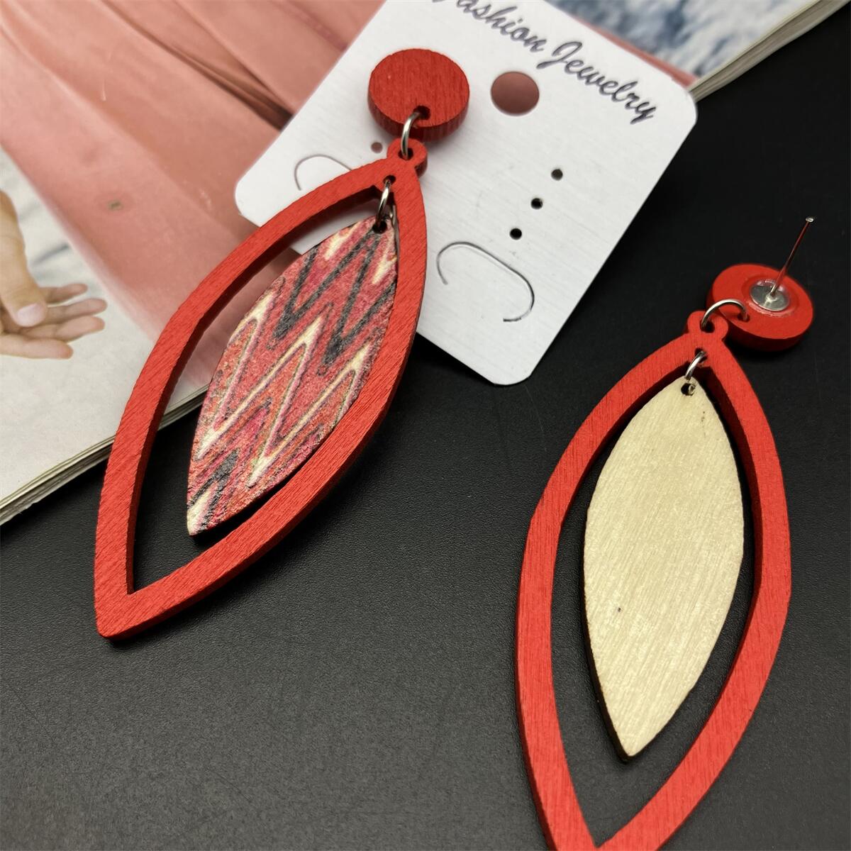 1 Pair Vintage Style Ethnic Style Leaves Lines Lacquer Painting Wood Drop Earrings display picture 5