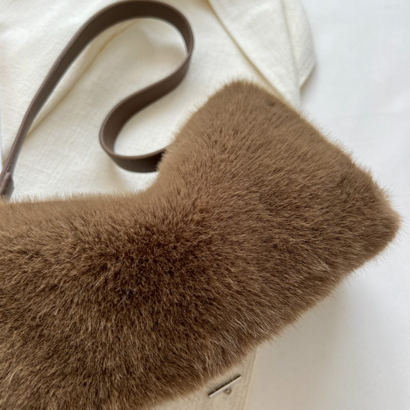 Women's Autumn&winter Plush Solid Color Streetwear Sewing Thread Square Zipper Shoulder Bag display picture 3