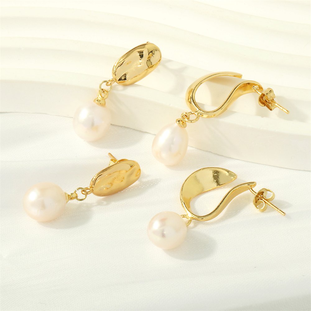 1 Paar Elegant Einfacher Stil Irregulär Überzug Inlay Kupfer Perle 18 Karat Vergoldet Tropfenohrringe display picture 5