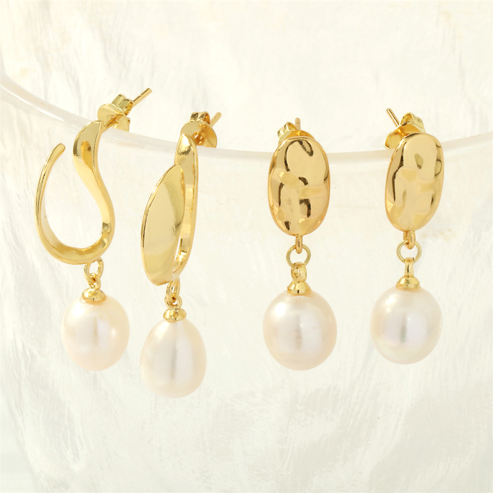 1 Paar Elegant Einfacher Stil Irregulär Überzug Inlay Kupfer Perle 18 Karat Vergoldet Tropfenohrringe display picture 7